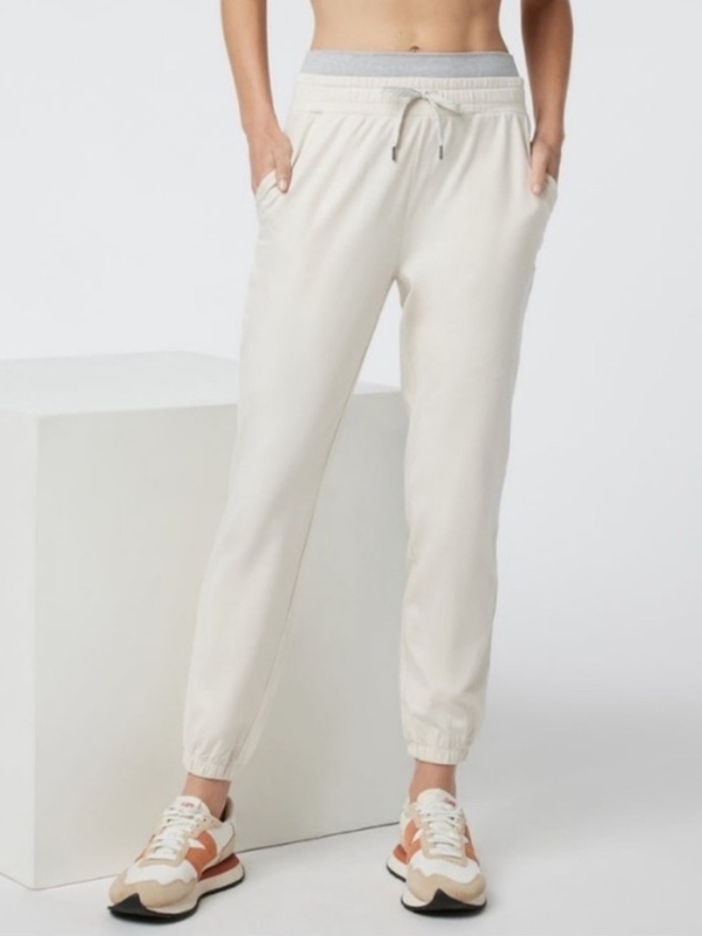 Vuori Halo Warm-up Jogger Pants Milkweed